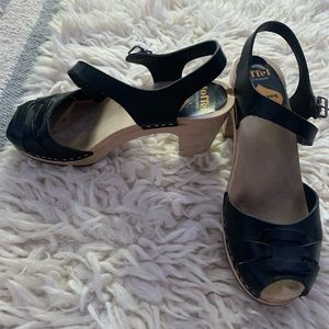 Swedish hasbeen clog sandals, EU size 39/US 8.5, black